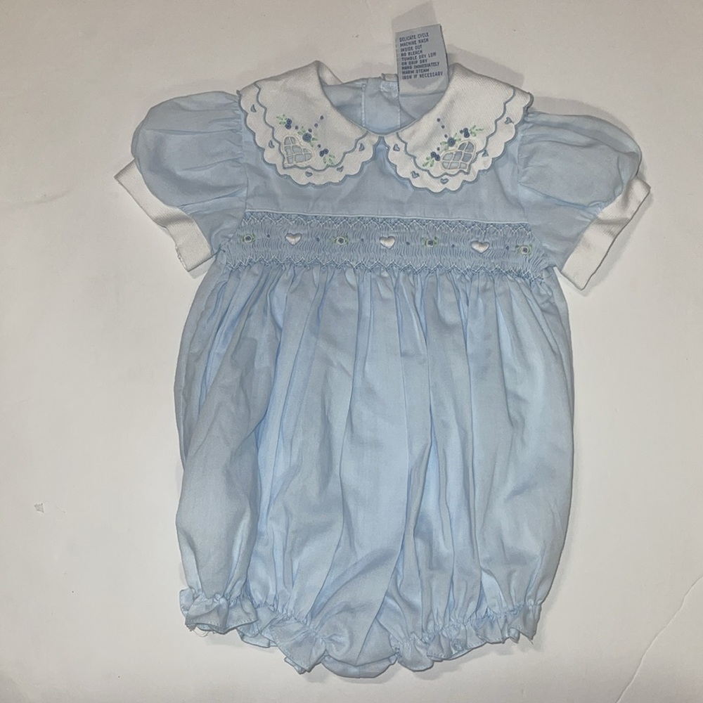Carriage Boutiques baby blue heart smocked Bubble 9months